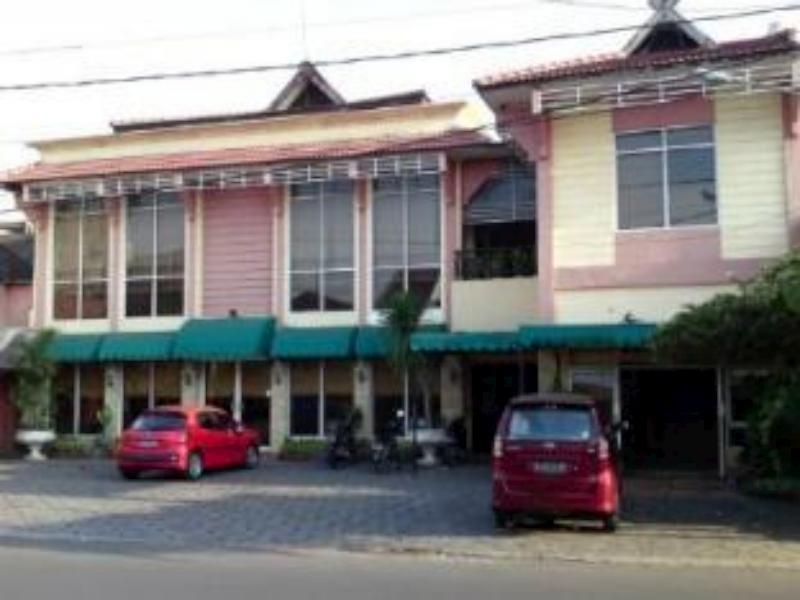 Hotel Margosuko Malang Exteriör bild